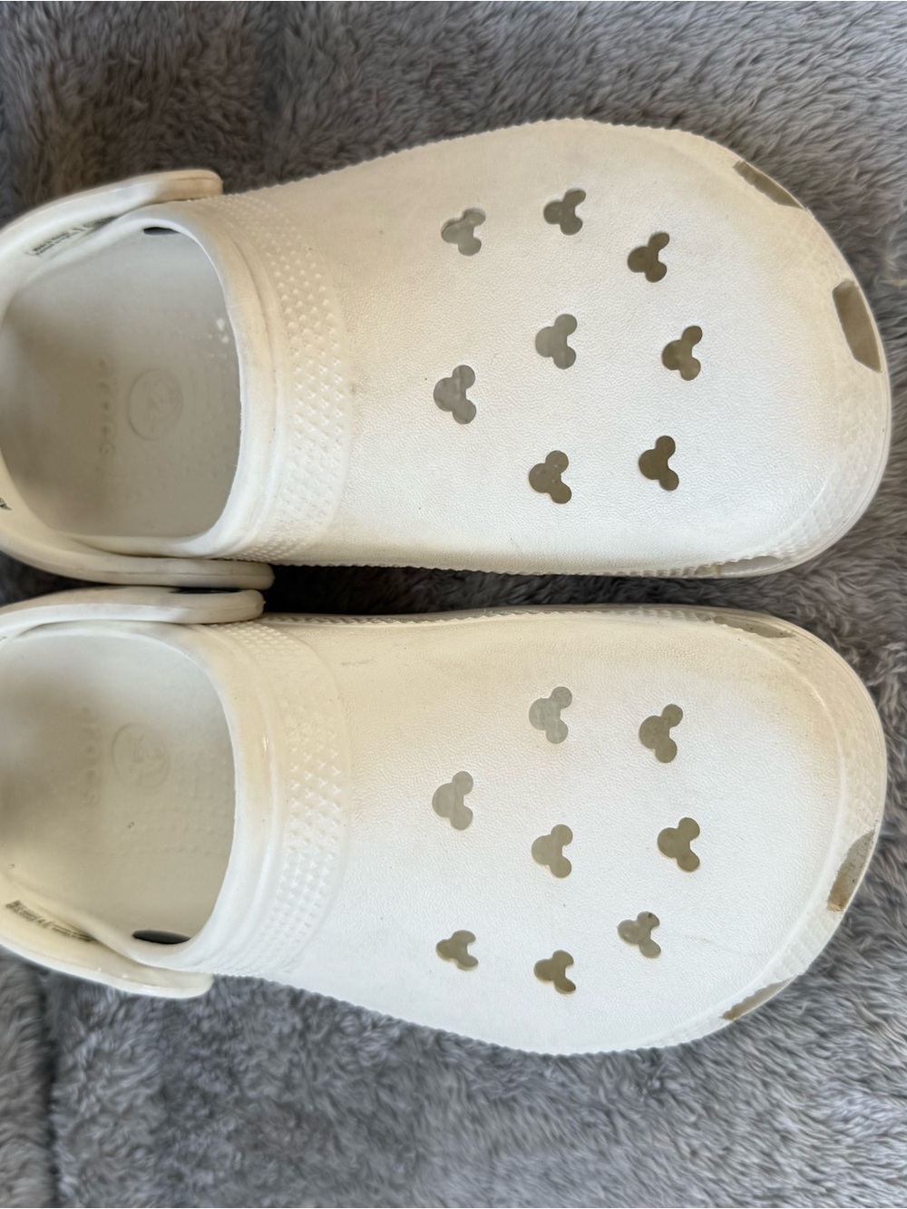 Women’s sz 6 Disney crocs